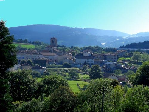 Villazge de Saint-Thurin pour chambre d'hôte