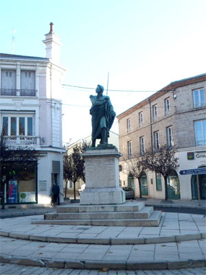Statue &agrave; Feurs